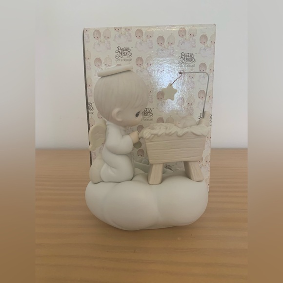 Precious Moments
He Is The Star In The Morning
522252
Enesco - Picture 3 of 6